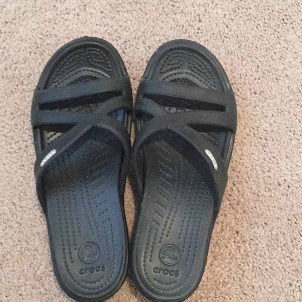 CROCS BRAND NEW SZ 8